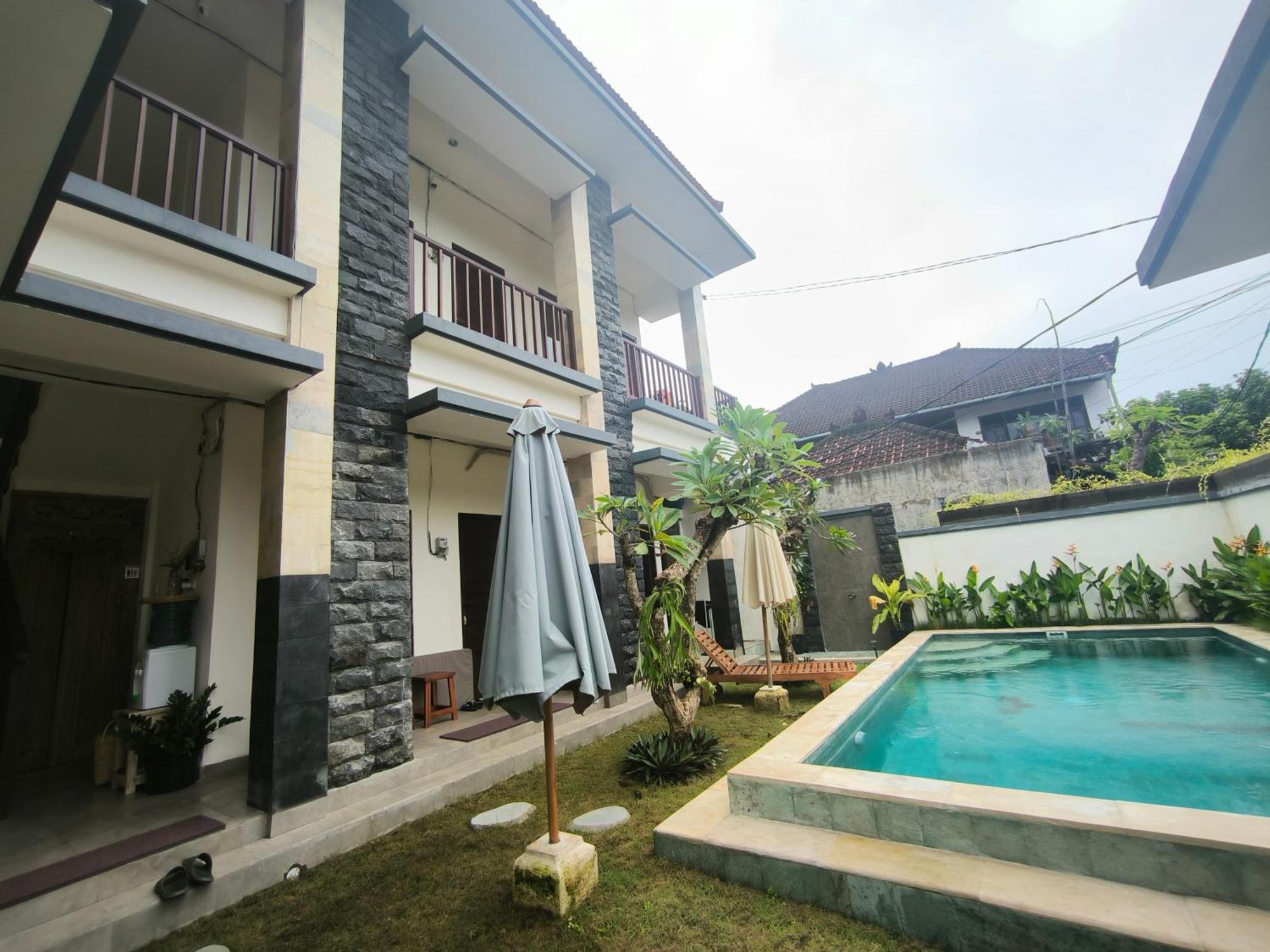 Ken Ken Guest House Seminyak  Ngoại thất bức ảnh