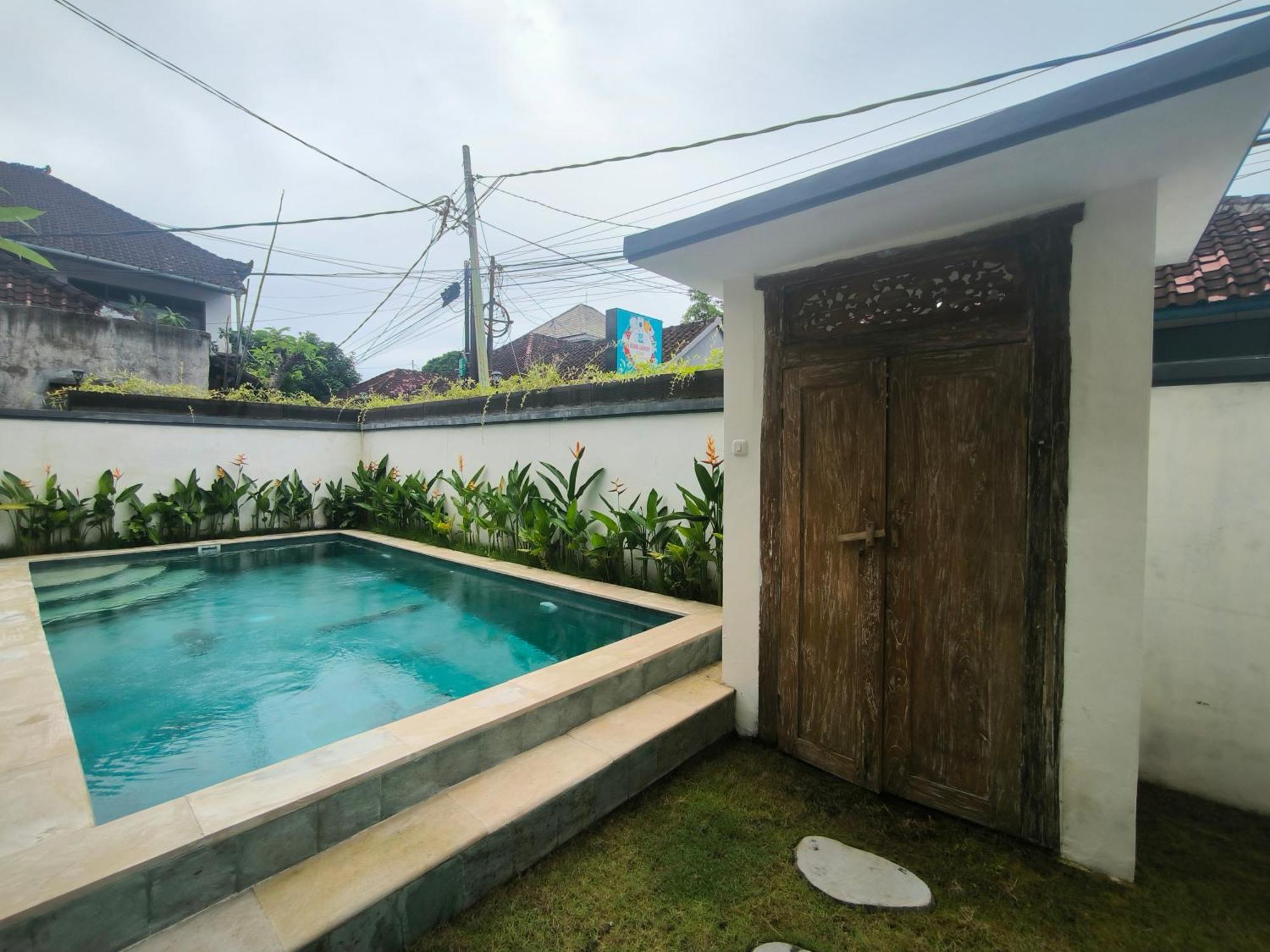 Ken Ken Guest House Seminyak  Ngoại thất bức ảnh