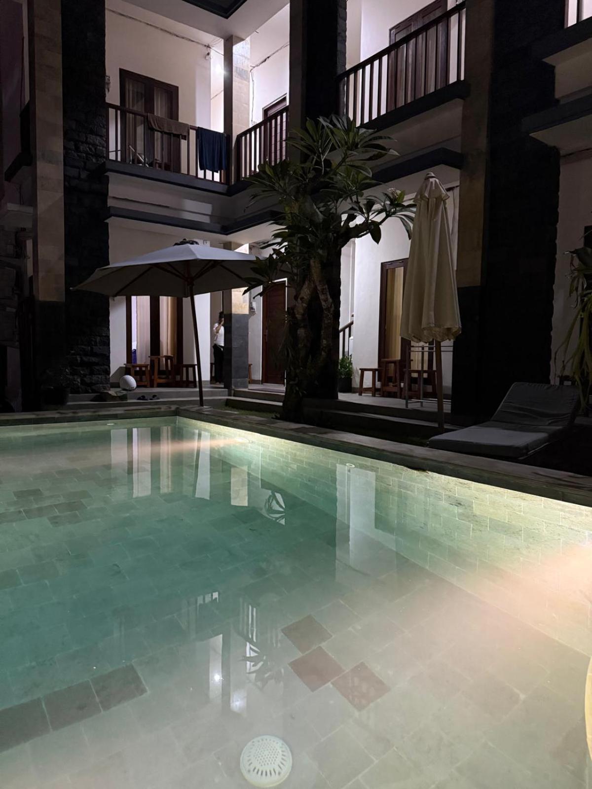 Ken Ken Guest House Seminyak  Ngoại thất bức ảnh