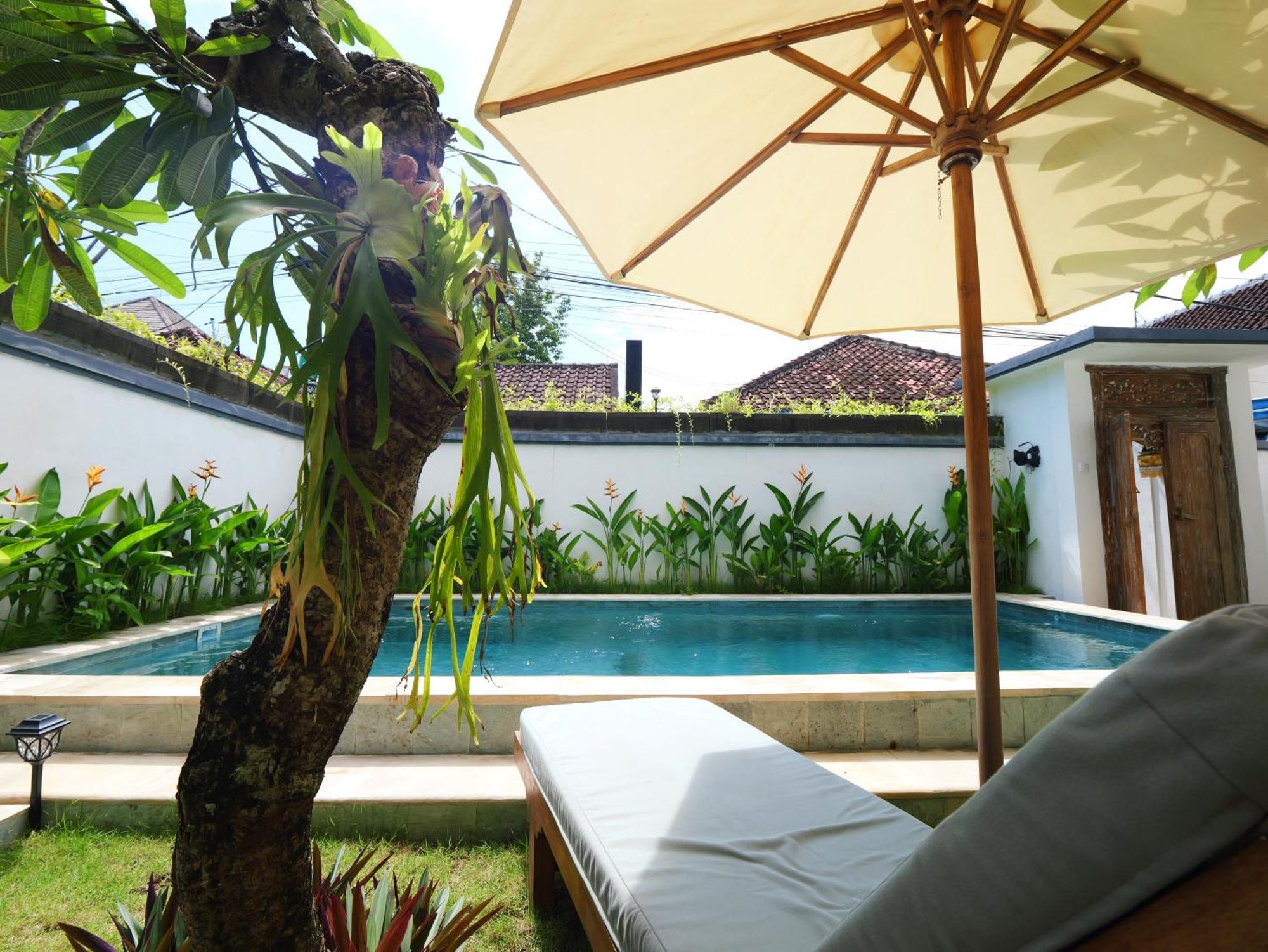 Ken Ken Guest House Seminyak  Ngoại thất bức ảnh