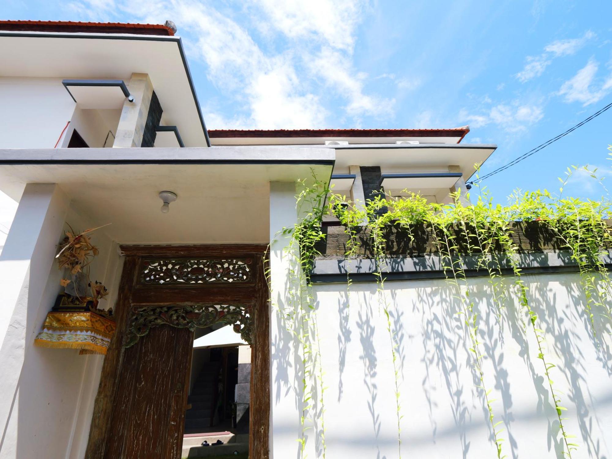 Ken Ken Guest House Seminyak  Ngoại thất bức ảnh
