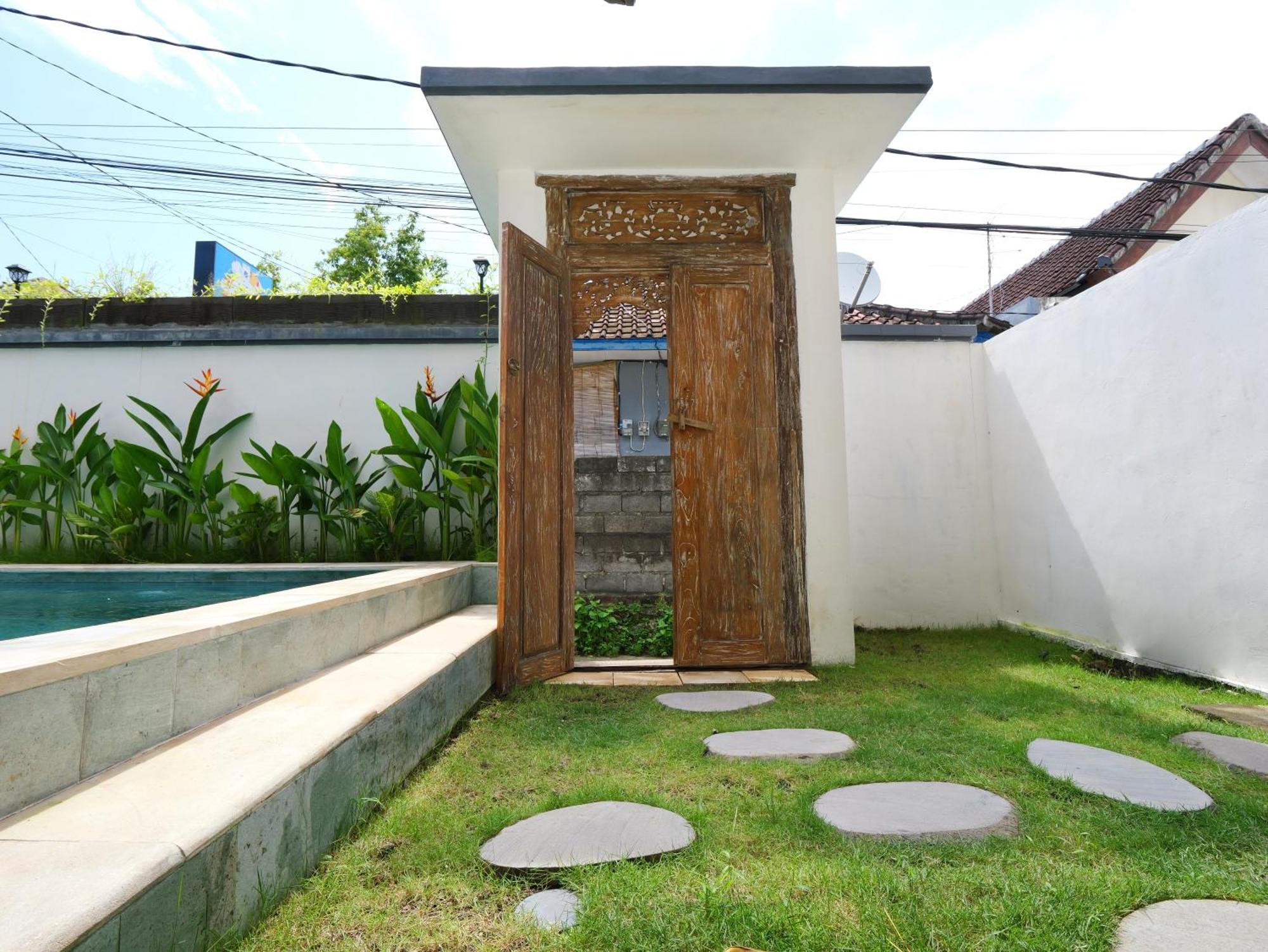 Ken Ken Guest House Seminyak  Ngoại thất bức ảnh